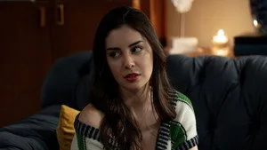 Kızılcık Şerbeti 2. sezon 33. bölüm görseli