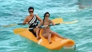Keeping Up with the Kardashians 6. sezon 11. bölüm görseli