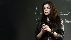 Pretty Little Liars 1. sezon 1. bölüm görseli