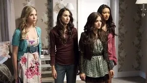Pretty Little Liars 1. sezon 4. bölüm görseli