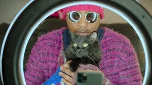 Cat People 1. sezon 1. bölüm görseli