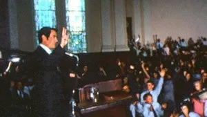 Cult Massacre: One Day in Jonestown 1. sezon 1. bölüm görseli