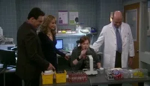 Rules of Engagement 5. sezon 17. bölüm görseli
