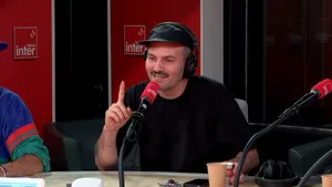Les affaires reprennent... 1. sezon 3. bölüm görseli