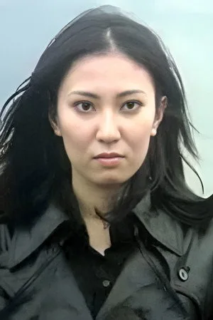 衣麻遼子