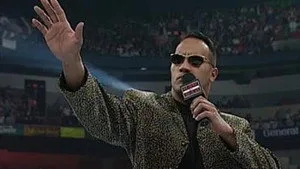 WWE Raw 8. sezon 1. bölüm görseli