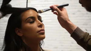 Keeping Up with the Kardashians 12. sezon 11. bölüm görseli