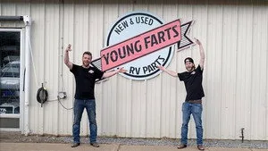 Young Farts Trailer Parts 1. sezon 1. bölüm görseli