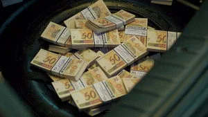 3 Ton Para Brezilya Merkez Bankasi Soygunu 1. sezon 2. bölüm görseli