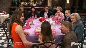 Hot in Cleveland 6. sezon 24. bölüm görseli