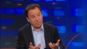The Daily Show 19. sezon 104. bölüm görseli