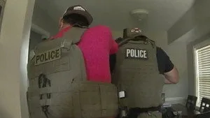 Operation Undercover 1. sezon 1. bölüm görseli