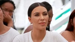 Keeping Up with the Kardashians 14. sezon 8. bölüm görseli