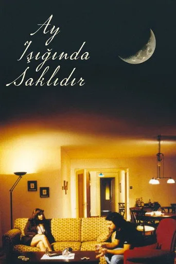 Ay, Işığında Saklıdır (1996) posteri