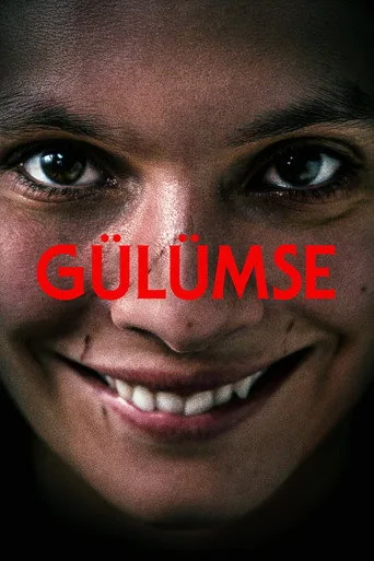 Gülümse (2022) posteri