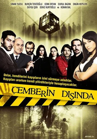Çemberin Dışında (2008) posteri