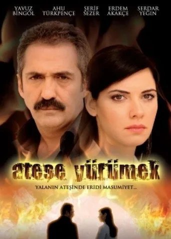 Ateşe Yürümek (2010) posteri