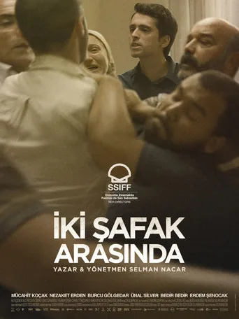 İki Şafak Arasında (2021) posteri