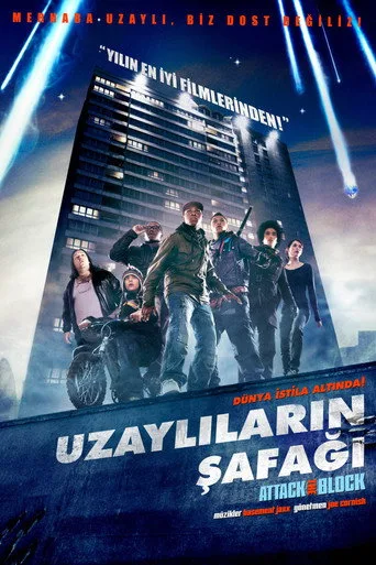 Uzaylıların Şafağı (2011) posteri