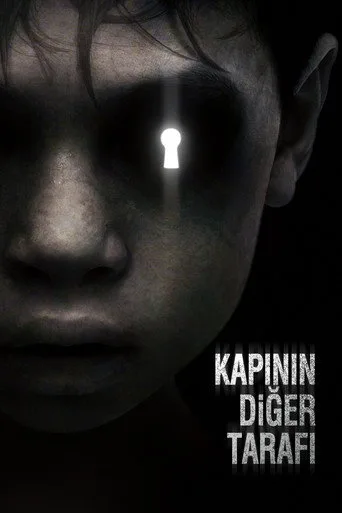 Kapının Diğer Tarafı (2016) posteri