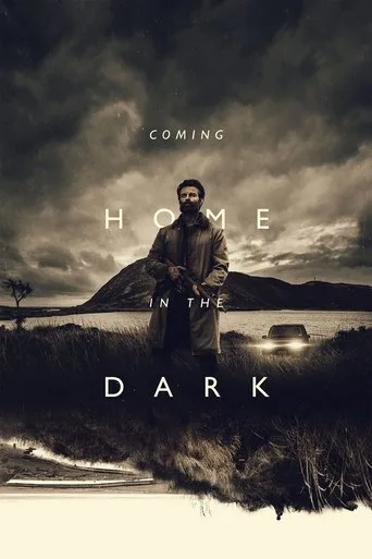 Karanlıkta Eve Dönüş (2021) posteri