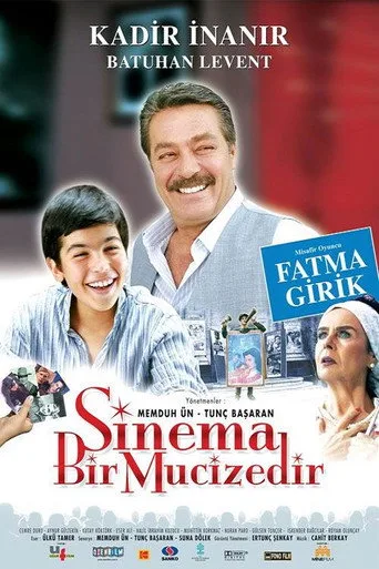 Sinema Bir Mucizedir (2005) posteri