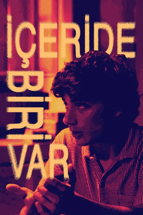 İçeride Biri Var film posteri