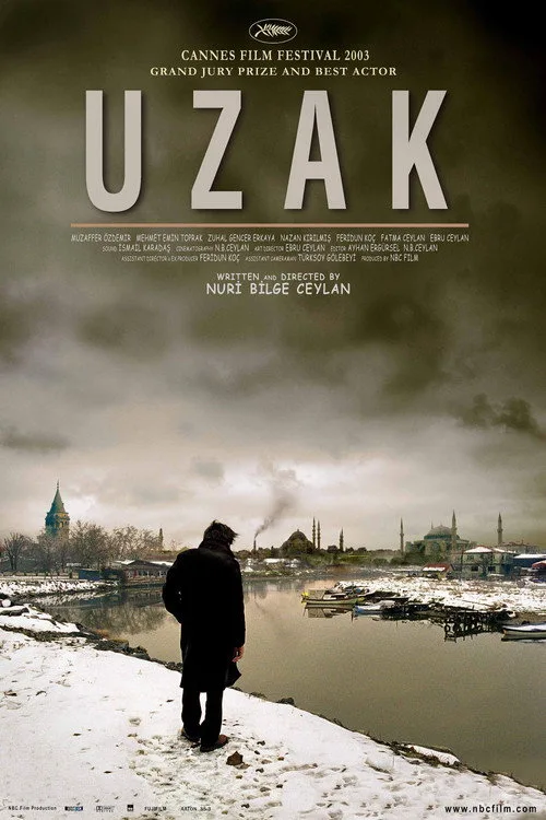 Uzak film posteri